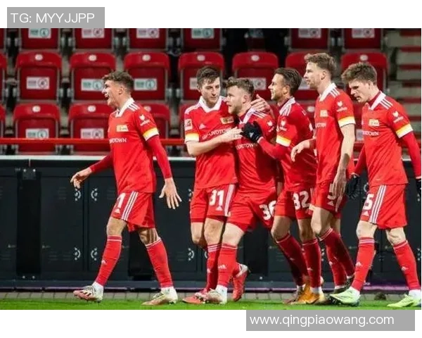 柏林联合凭借团队合作取得德甲胜利,展现出色实力 柏林联合凭借团队合作取得德甲胜利,展现出色实力