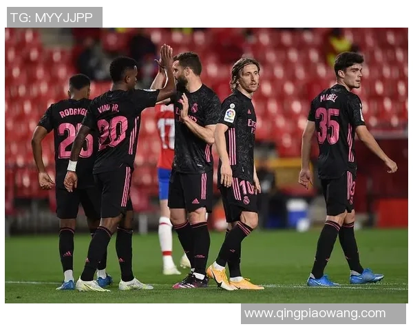 波鸿主帅施特普带队胜利关键时刻,助球队取得重要胜利 波鸿主帅施特普带队胜利关键时刻,助球队取得重要胜利