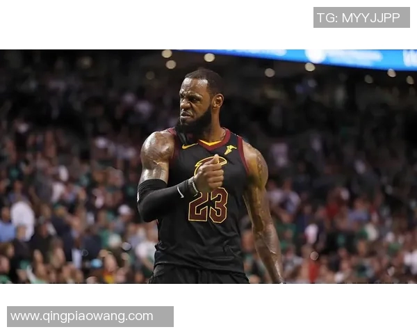 大卫-詹姆斯重返CBA赛场,球迷期待他再创辉煌 大卫-詹姆斯重返CBA赛场,球迷期待他再创辉煌